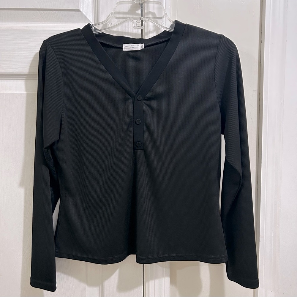 Cazinc the Label of Austrailia Black V-Neck Top Size 12 AU Size 8 US